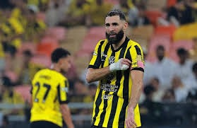 10791！东契奇、文班亚马主导战局，马刺主场大胜湖人